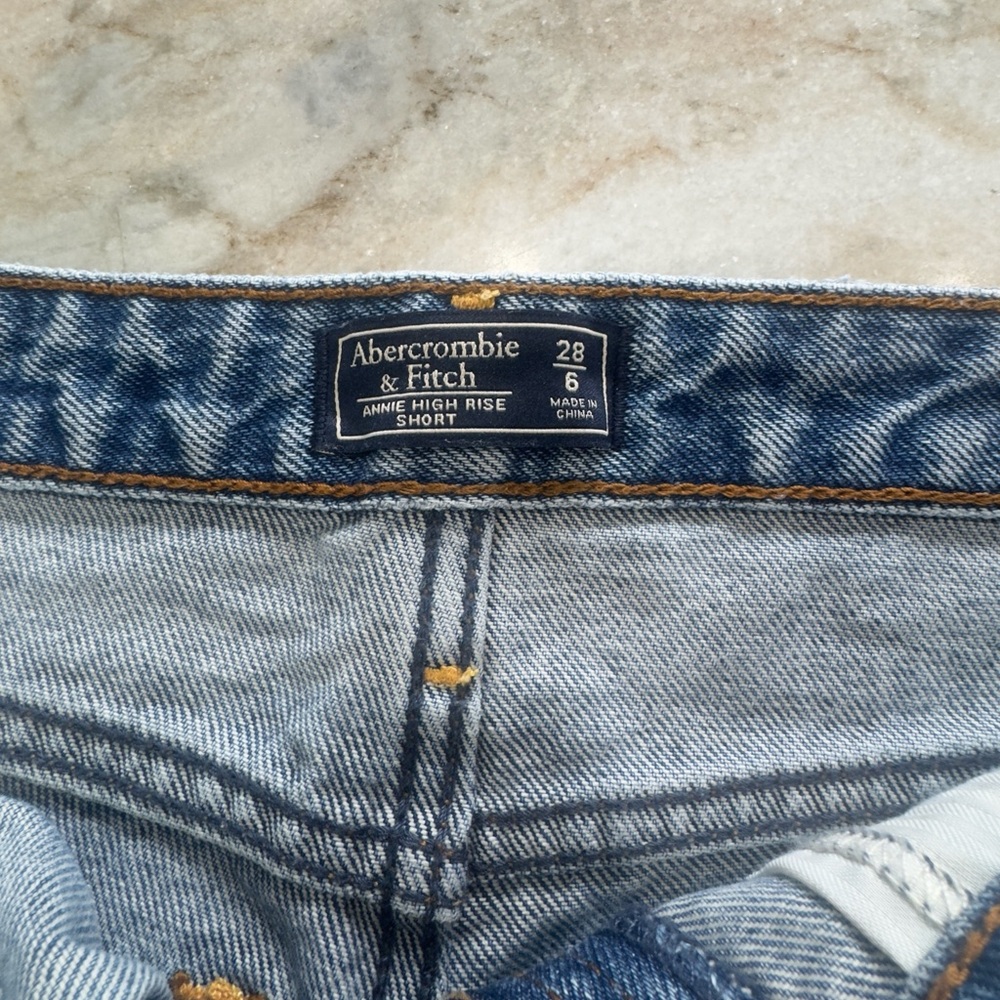 Jean short - Picture 3 of 3